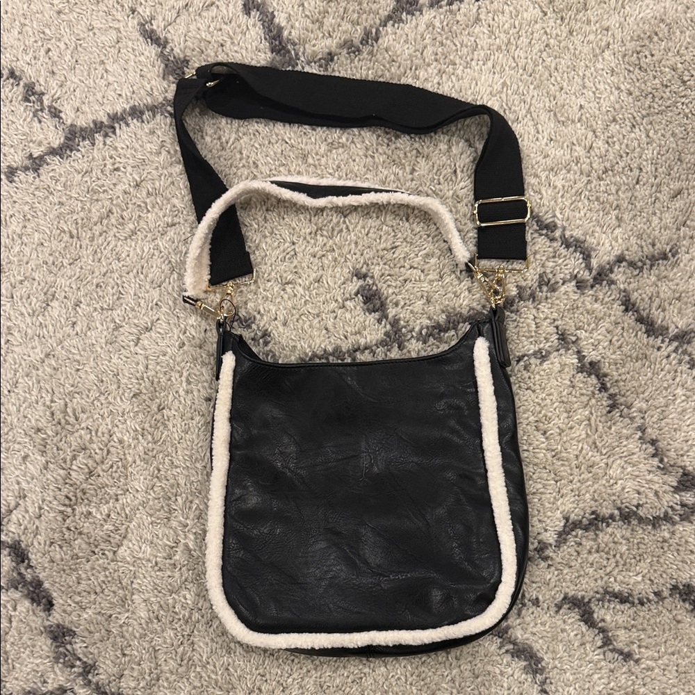Black and White Women's Shoulder Bag